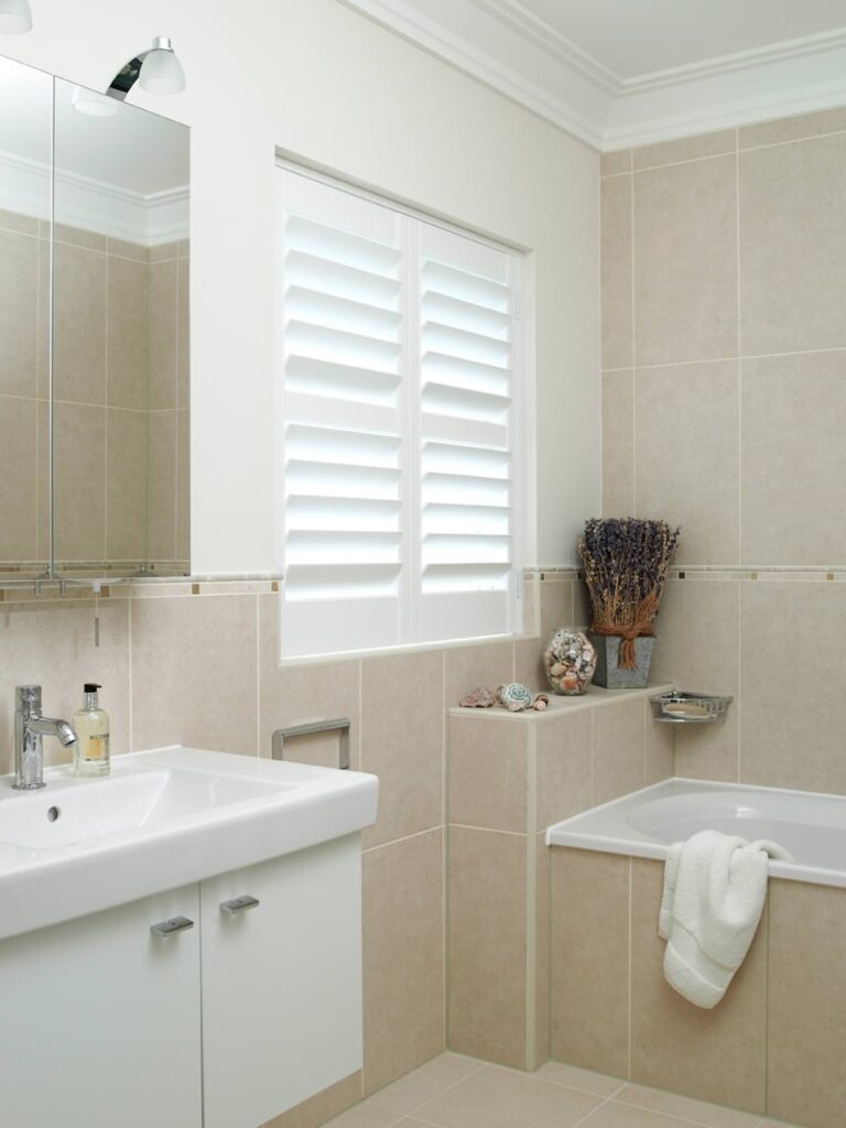 bathroom shutters 02 1